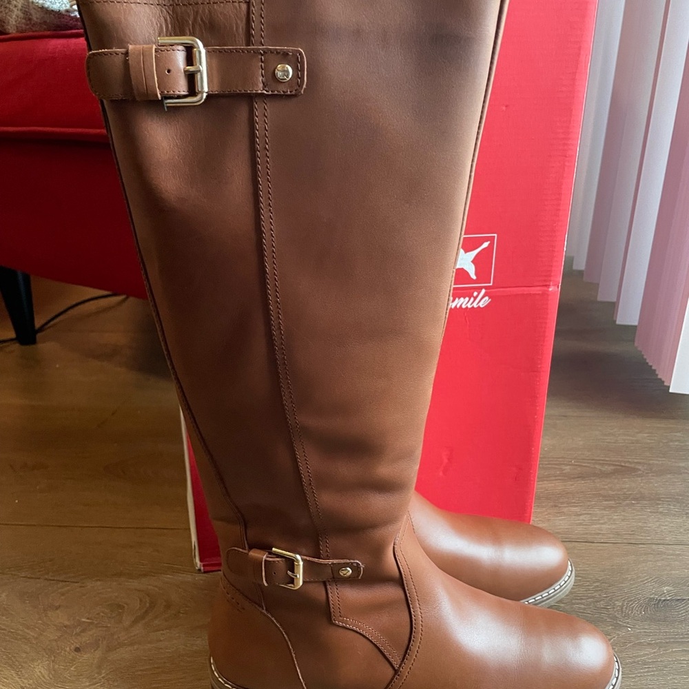 Pikolinos Weatherized Brown Leather Boots